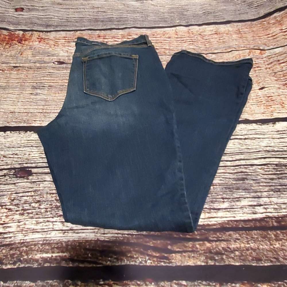 16L Old Navy curvy boot cut jeans